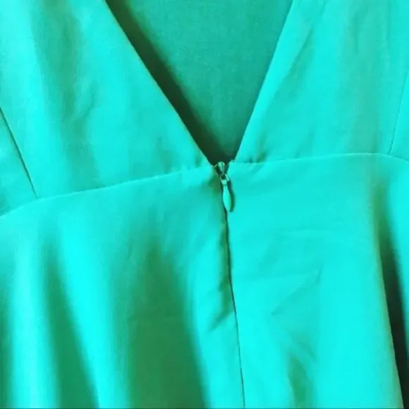 Glamour Green Backless Skater Dress - Picture 5 of 8